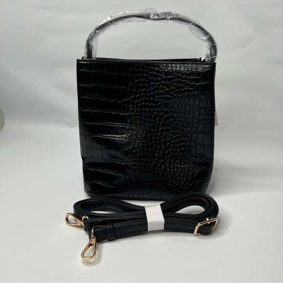 AOTA Elena Vegan Black Mock Croc Embossed Bucket Crossbody Bag Black NWT - Picture 3 of 16